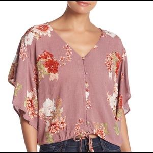 Abound‎ Lilac Floral Top